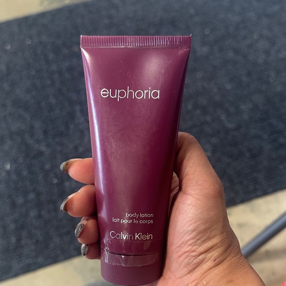 Calvin Klein Euphoria Plum Body Lotion 3.3oz - Picture 1 of 3